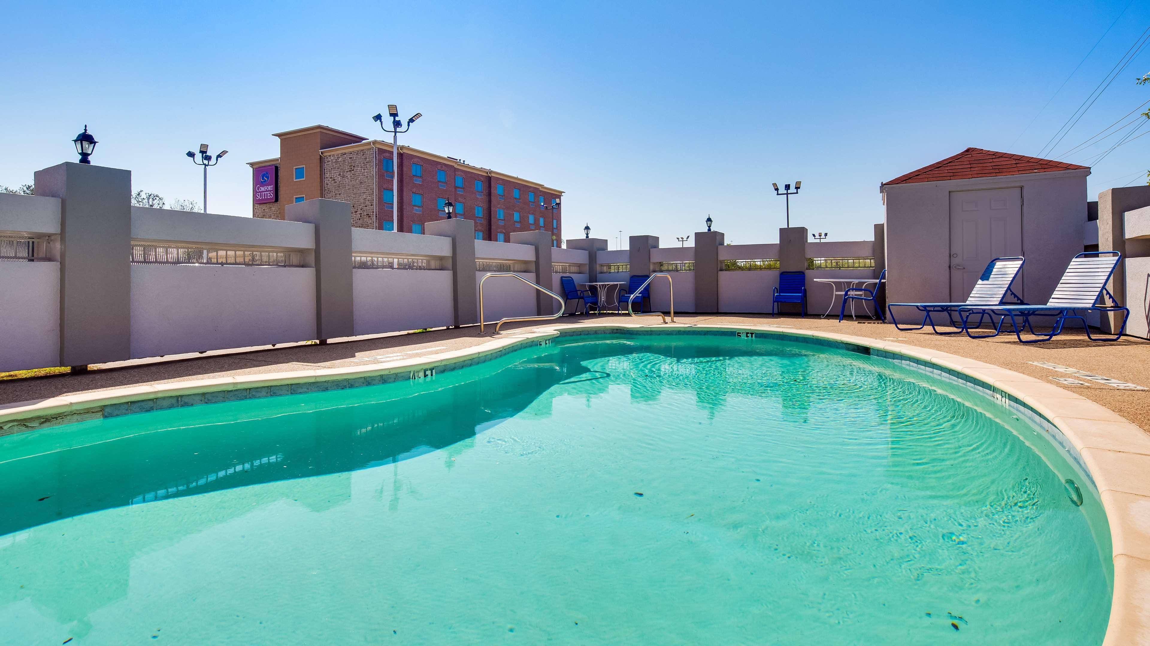 Surestay Plus By Best Western Fort Worth Benbrook Exterior photo