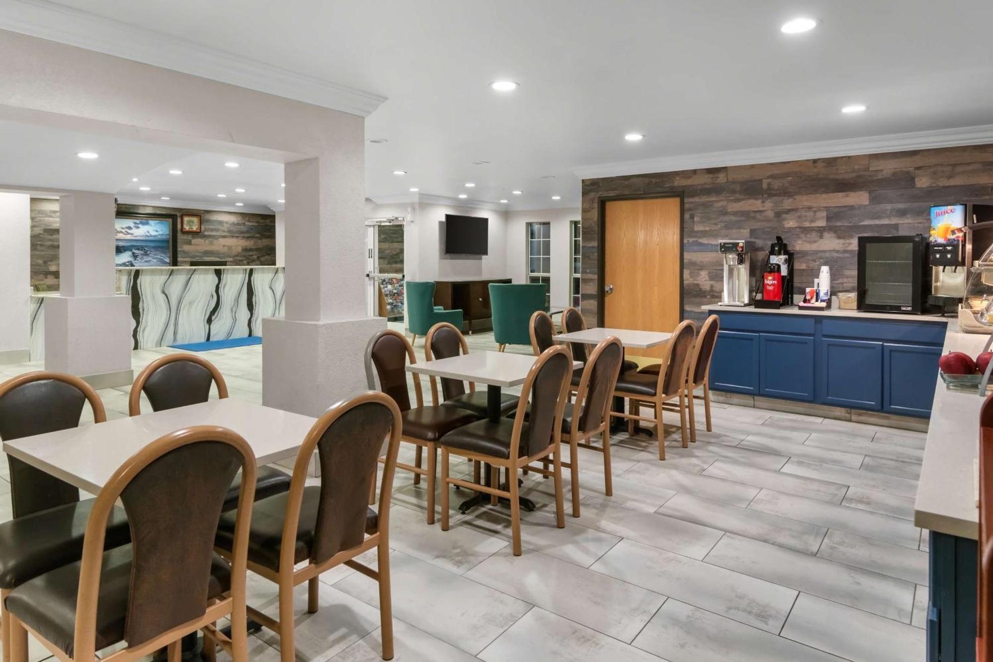 Surestay Plus By Best Western Fort Worth Benbrook Exterior photo