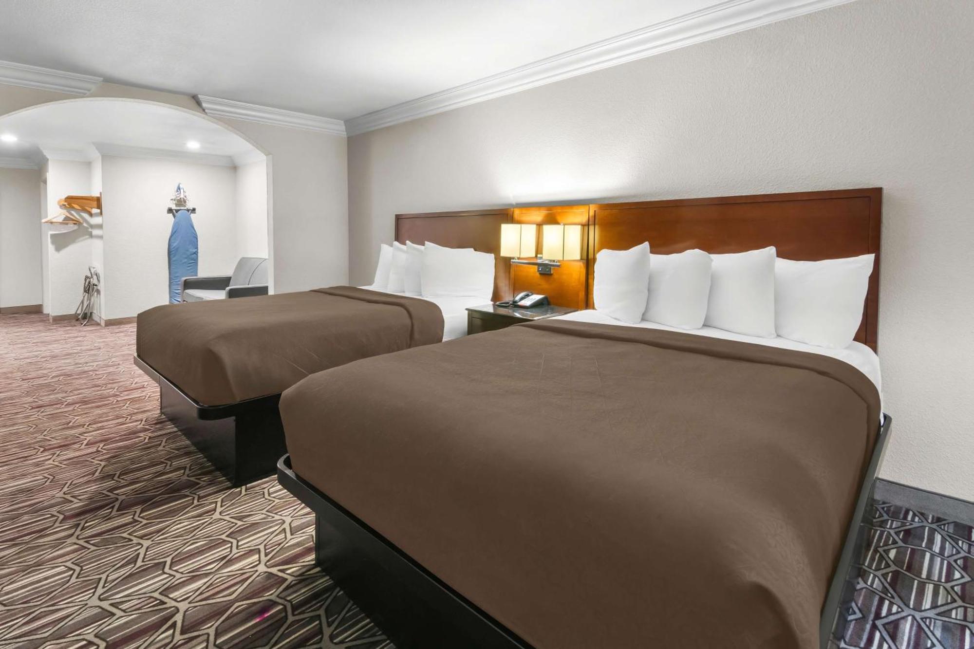 Surestay Plus By Best Western Fort Worth Benbrook Exterior photo