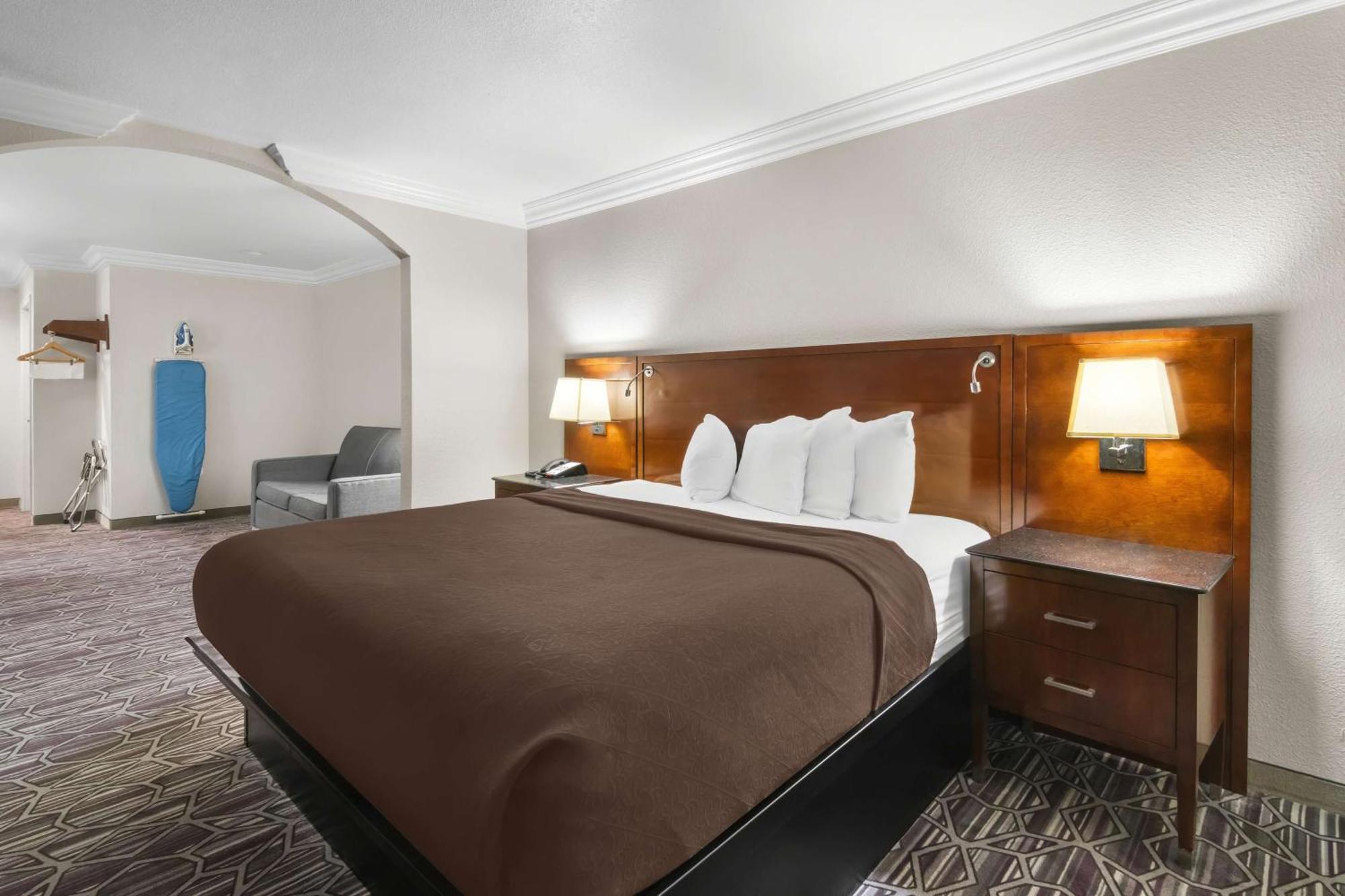 Surestay Plus By Best Western Fort Worth Benbrook Exterior photo