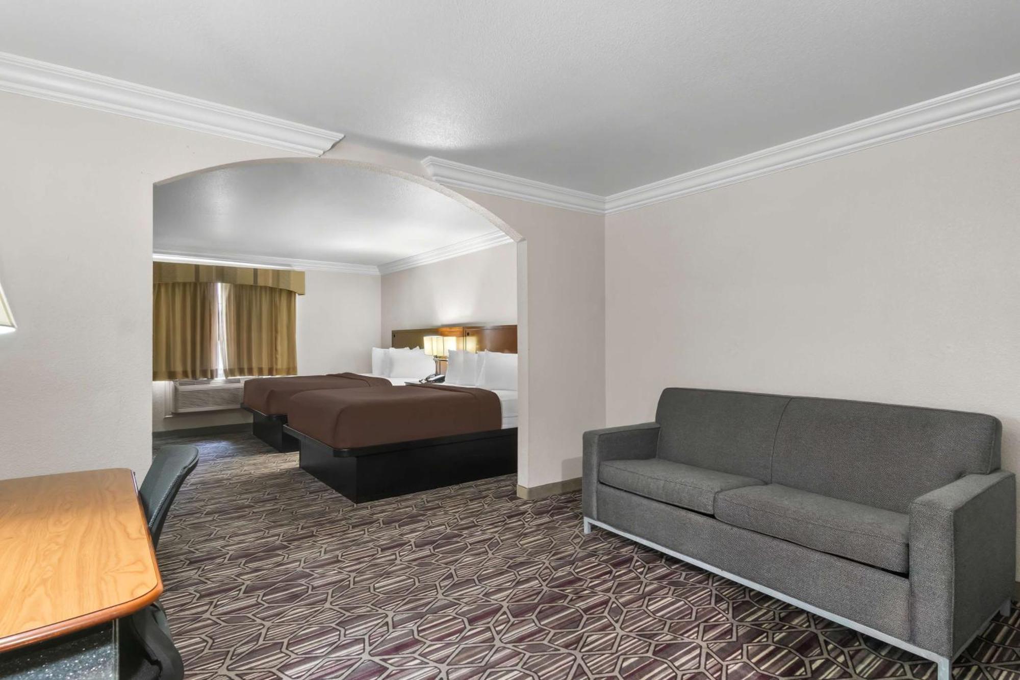 Surestay Plus By Best Western Fort Worth Benbrook Exterior photo